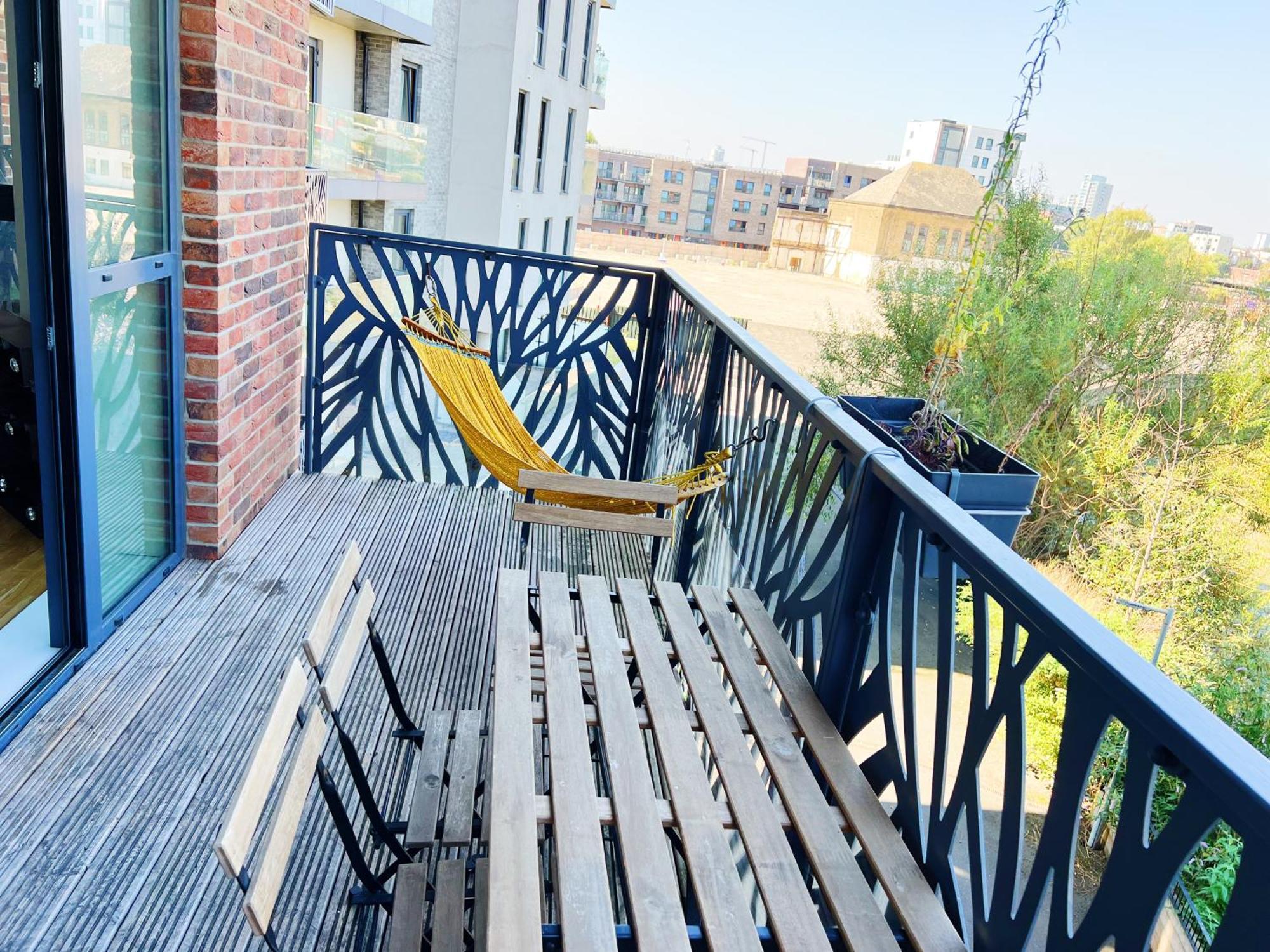 Stunning Riverside View Apartment, Near Canary Wharf & O2 Londen Buitenkant foto